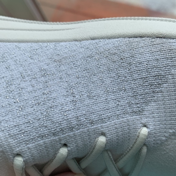 FitFlop White Metallic Mesh Sneakers Sz 8 - Picture 2 of 7